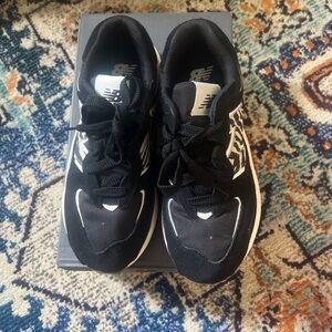 Used New Balance animal print